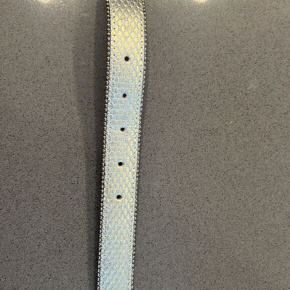 Motion East Vintage Silver Gold Metallic Fashion
Belt, Size M - Picture 6 of 12